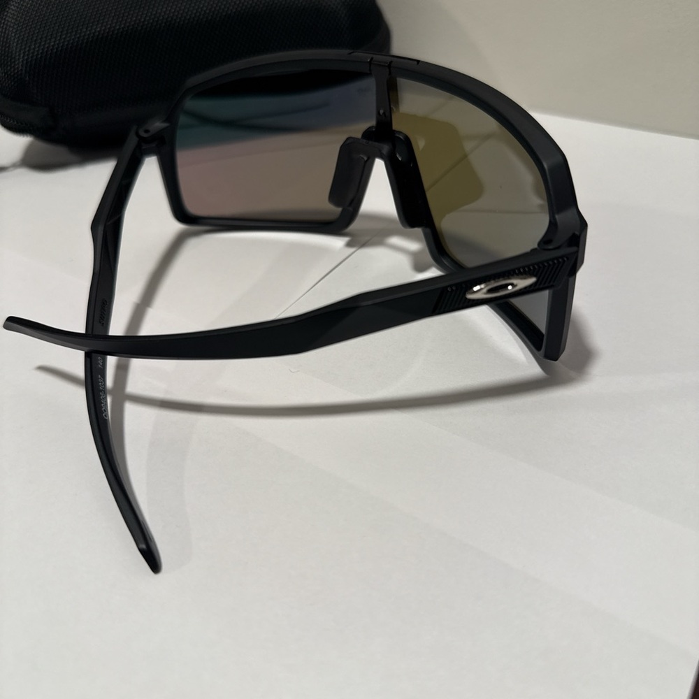 Oakley Sutro Black frame and Blue lense Sunglasses with case - Picture 4 of 4
